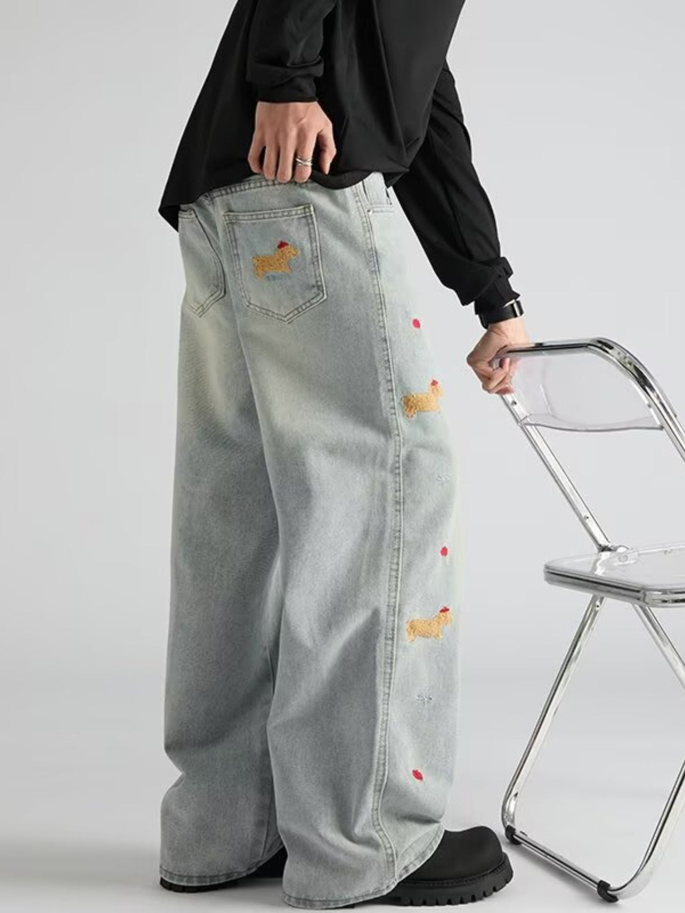 Light Blue Washed Wide-Leg Jeans with Puppy Embroidery